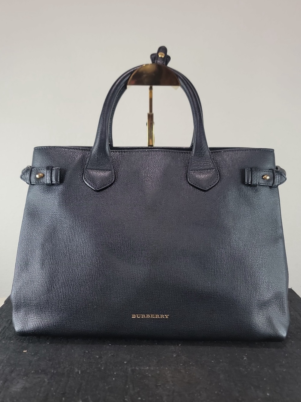 •BURBERRY• house check banner medium